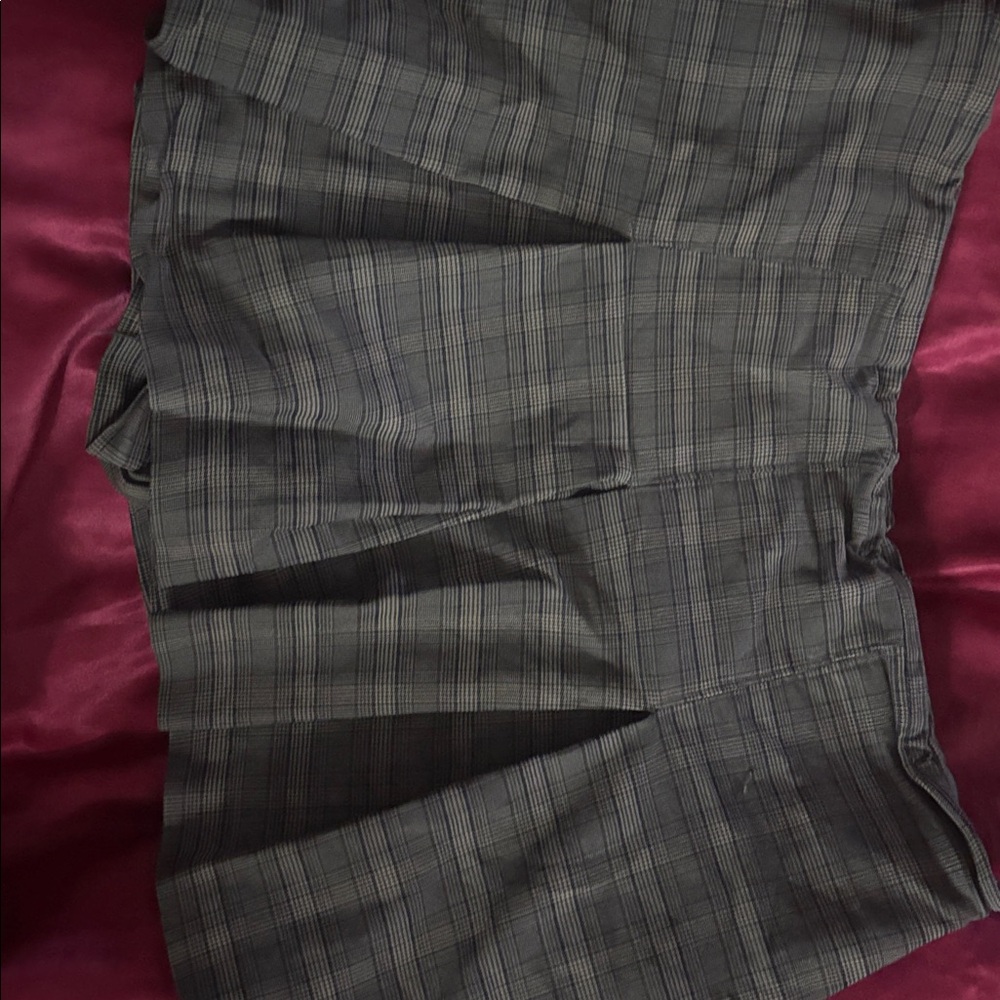 Chic Gray Plaid Skirt